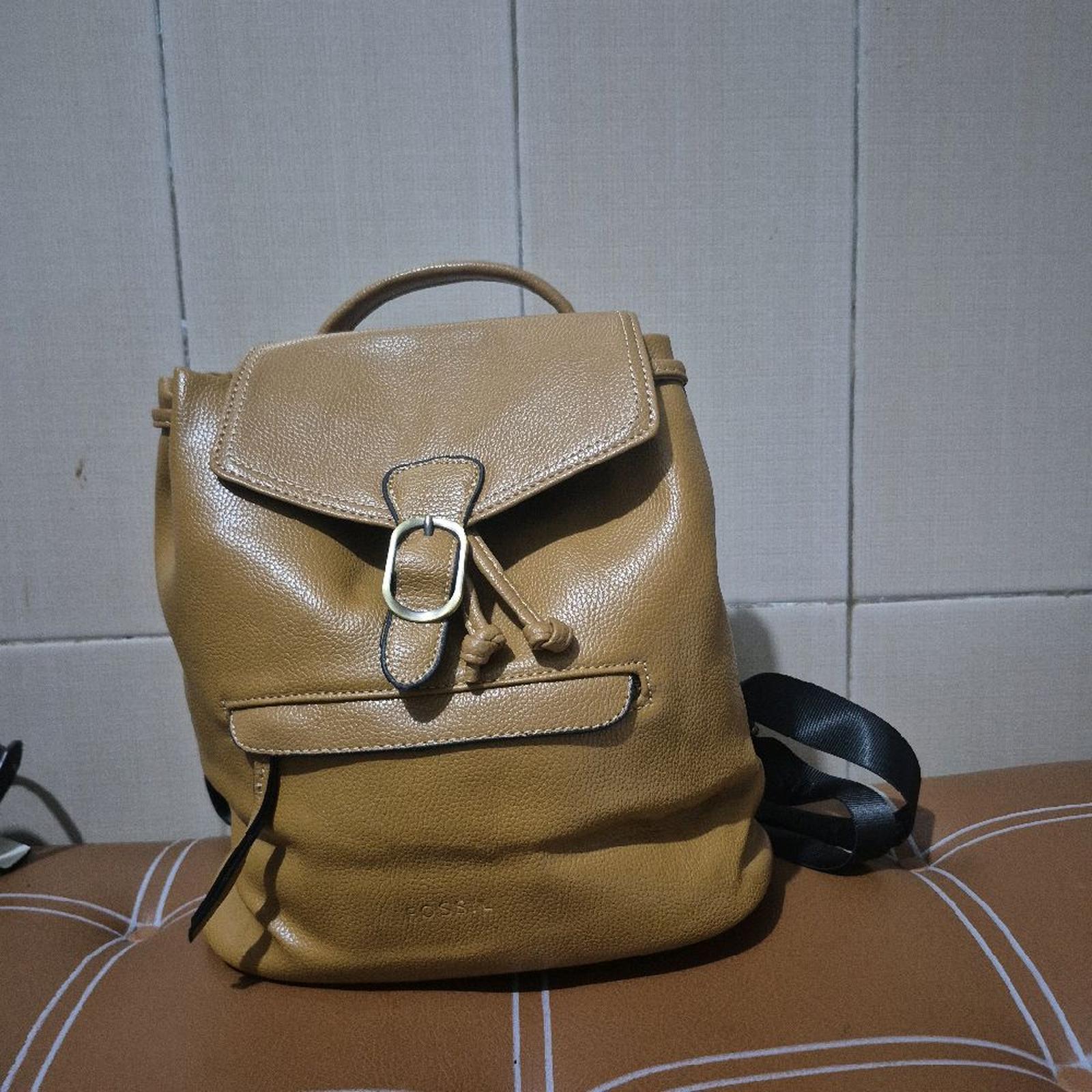 6. Tas Fossil ransel kulas warna coklat tan